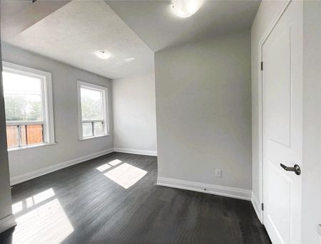 For Lease - 15229 Yonge Street Unit# 2, Aurora, Ontario - Photo 2