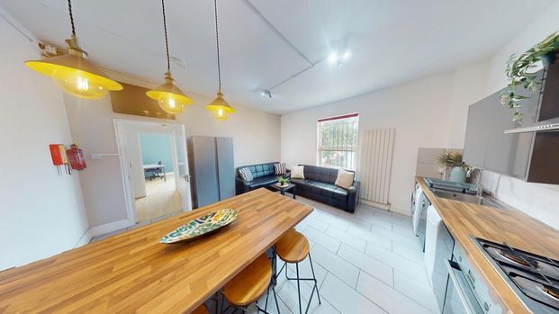 5 bedroom detached house to rent - Photo 1