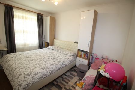 Priory Road, High Wycombe - Photo 2