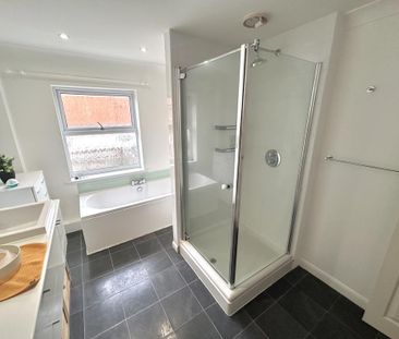 3 bedroom maisonette to rent - Photo 3