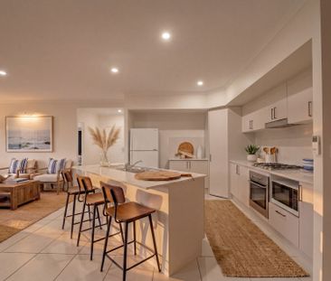 SPACIOUS FAMILY HOME IN SOUGHT AFTER WHITE ROCK! - Photo 2