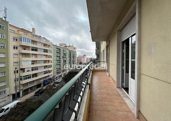 Apartamento T3 em Lisboa