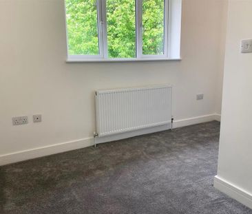 3 bedroom end of terrace house to rent - Photo 3