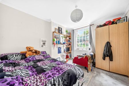 Price £2,800 pcm - Available 16/07/2026 - Part Furnished - Photo 3