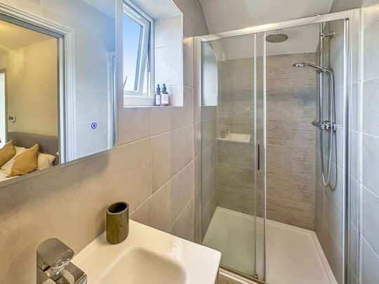 4 bedroom semi-detached house to rent - Photo 1