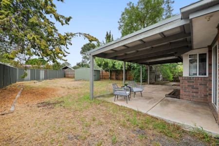 Freshly Painted Family Home with Brand New Carpet & Spacious Backyard - Photo 5