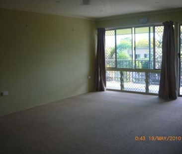 7/108-109 The Strand, North Ward - Photo 1