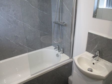 Studio Flat, Slatey Road, CH43 - Photo 3