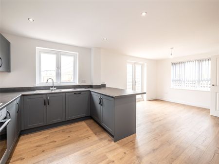 4 bedroom detached house to rent - Photo 5