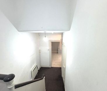4 bedroom flat to rent - Photo 3