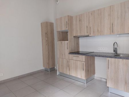 location Appartement T2 DE 45.7m² À AIX EN PROVENCE - Photo 2