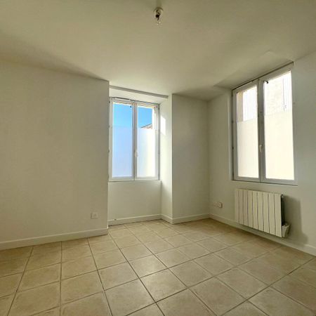 APPARTEMENT CENTRE VILLE LA COURONNE - Photo 3