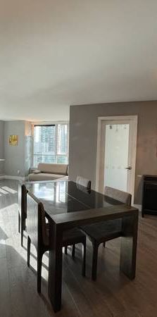 3 bedrooms furnished apartment in yaletown with ocean view - Photo 1