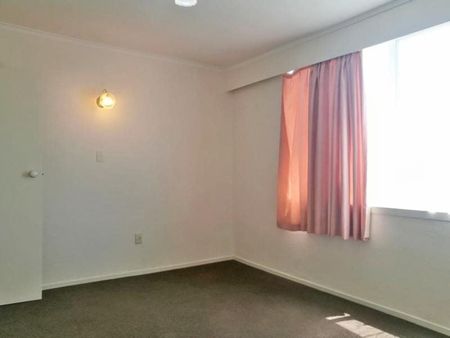 Spacious 4Bed Room House Glen Eden - Photo 3