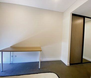 2 bed 2 bath - Photo 5