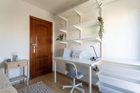 Carrer d'Isaac Peral, Valencia, Valencian Community 46024 - Photo 5