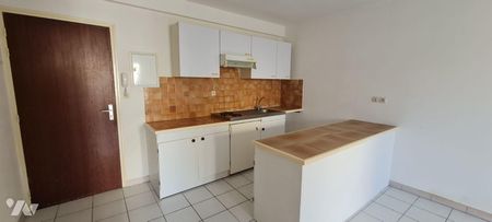A Louer immédiatement Appartement centre ville, 1 er étage, 39 m² comprenant : pièce de vie ave... - Photo 2