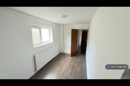 4 bedroom terraced house to rent - Photo 4