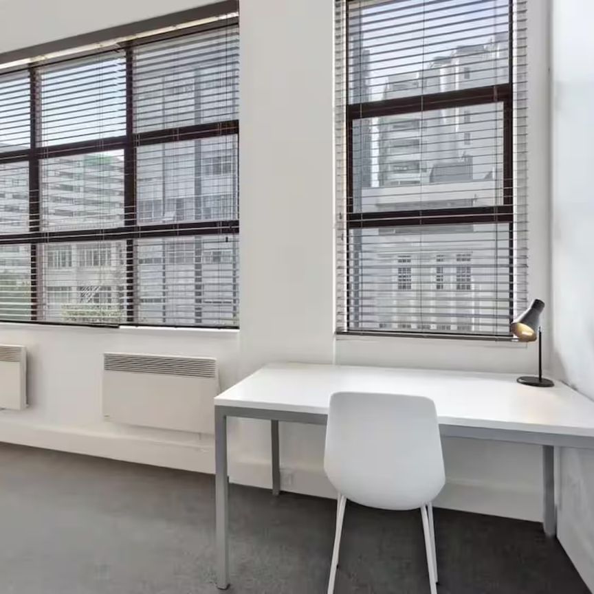 Living With Style - Photo 1