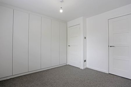 Price £1,200 pcm - Let - Photo 5