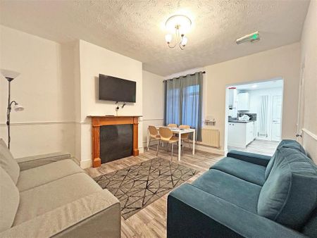 4 bedroom house to rent - Photo 2