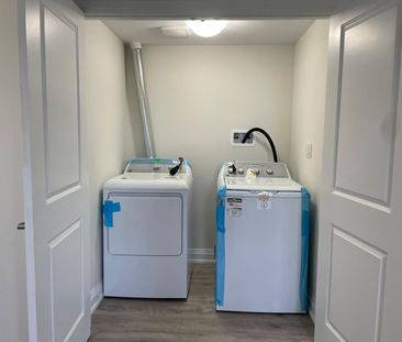 For Lease - 184 Sanderling Crescent Unit# B, Kawartha Lakes, Ontario - Photo 2