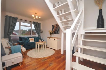 3 bedroom detached house to rent - Photo 2