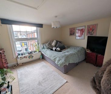 2 bedroom maisonette to rent - Photo 2