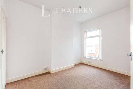 2 bedroom semi-detached house to rent - Photo 3