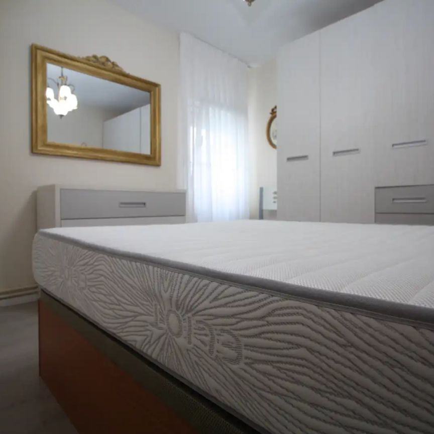 Piso de alquiler en Delicias - Foto 1