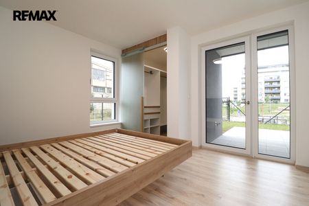 Pronájem bytu 2+kk v osobním vlastnictví 57 m², Praha 9 - Vysočany - Фото 2