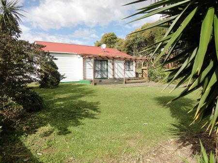 Avondale family home on a flat big section - Photo 5