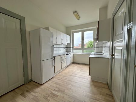 Rummelig lejlighed med central beliggenhed i Odense - Foto 2