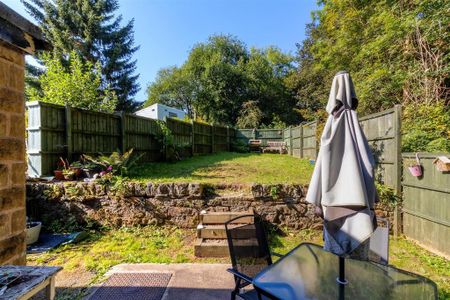 2 bedroom end of terrace house to rent - Photo 3