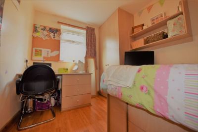 4 bedroom House in Holborn View Bed), Leeds - Photo 4