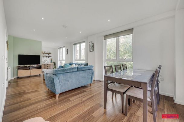 3 bedroom flat to rent - Photo 1