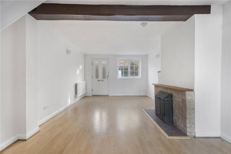 2 bedroom semi-detached house to rent - Photo 2