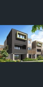 Centrally located modern 3 bedroom Townhouse! - Photo 4