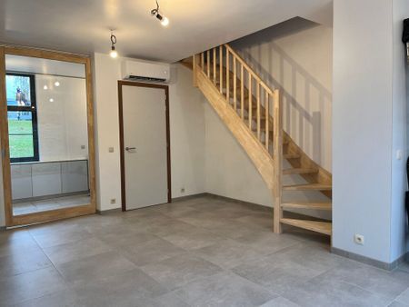 Gerenoveerde woning met 3 kamers op idyllische locatie in hartje Brugge - Photo 2