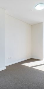 Spacious Two Bedroom Apartment For Rent - Don't Miss Out!!! - Photo 4