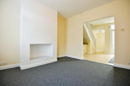 2 bedroom terraced house to rent - Photo 2