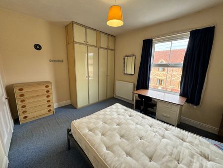 Heworth Place, Heworth - P2132 - Photo 3