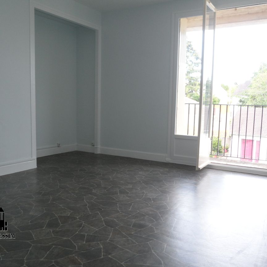 A LOUER - BOURGES - T3 de 63.50 M² avec garage, balcon et cave. - Photo 1