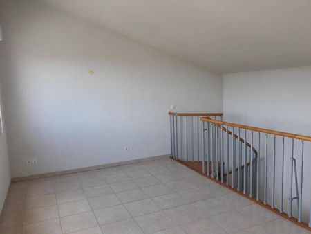 Location appartement récent 3 pièces 77.63 m² à Saint-Brès (34670) - Photo 2