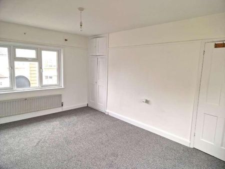 Rothesay Terrace, Kingsley, Northampton, NN2 - Photo 2