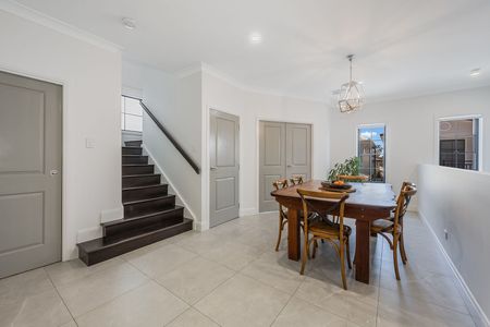 Semi Furnished - Luxury Living! - Photo 2
