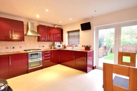 2 bedroom terraced house to rent - Photo 4