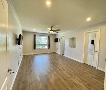 For Lease - 241 Emms Drive Unit# Upper, Barrie, Ontario - Photo 3