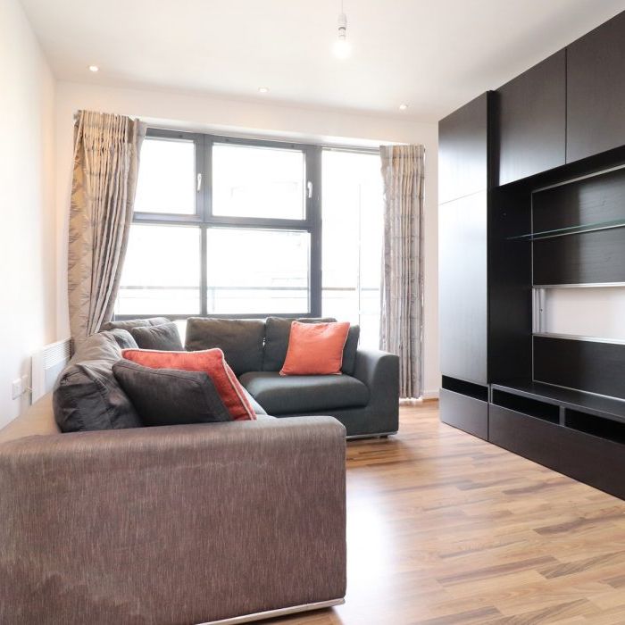 Carmine Wharf, Copenhagen Place, London E14 - Photo 1