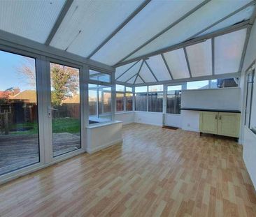 St Davids Avenue, Bexhill On Sea, TN40 - Photo 5